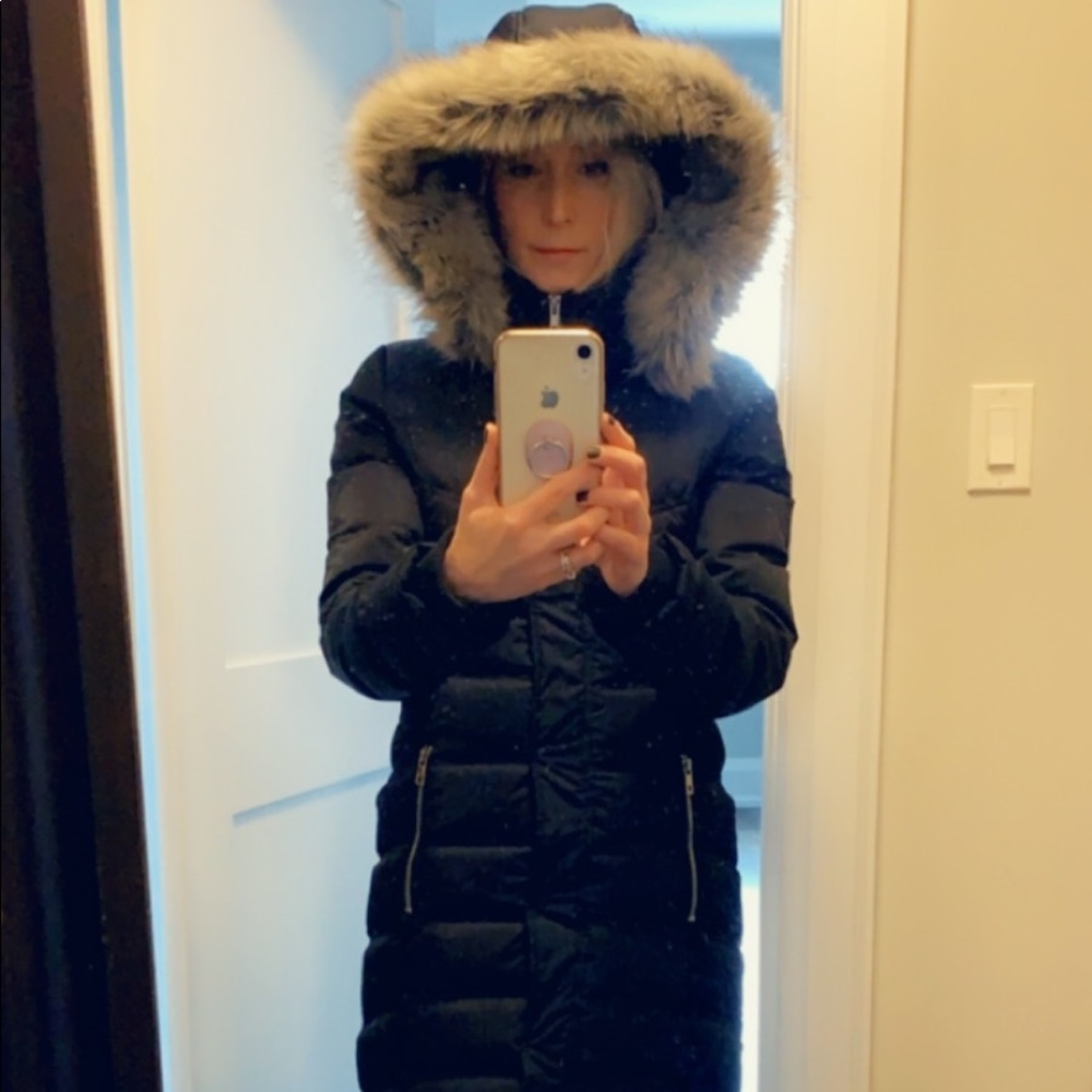 Beautiful down filled winter coat. Super warm!